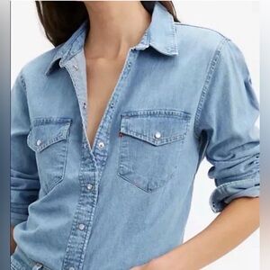 Levi's Women’s The Western Denim Shirt Light Wash Long Sleeve Sz XS NWT